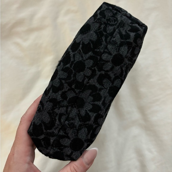 NWT 🖤 CHANEL 24B Black Floral Denim Mini 22 Ruthenium Hardware Bag - Picture 15 of 16